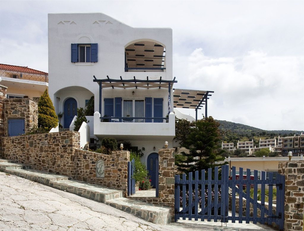 Κατοικία με πέτρινους τοίχους Καρύστου